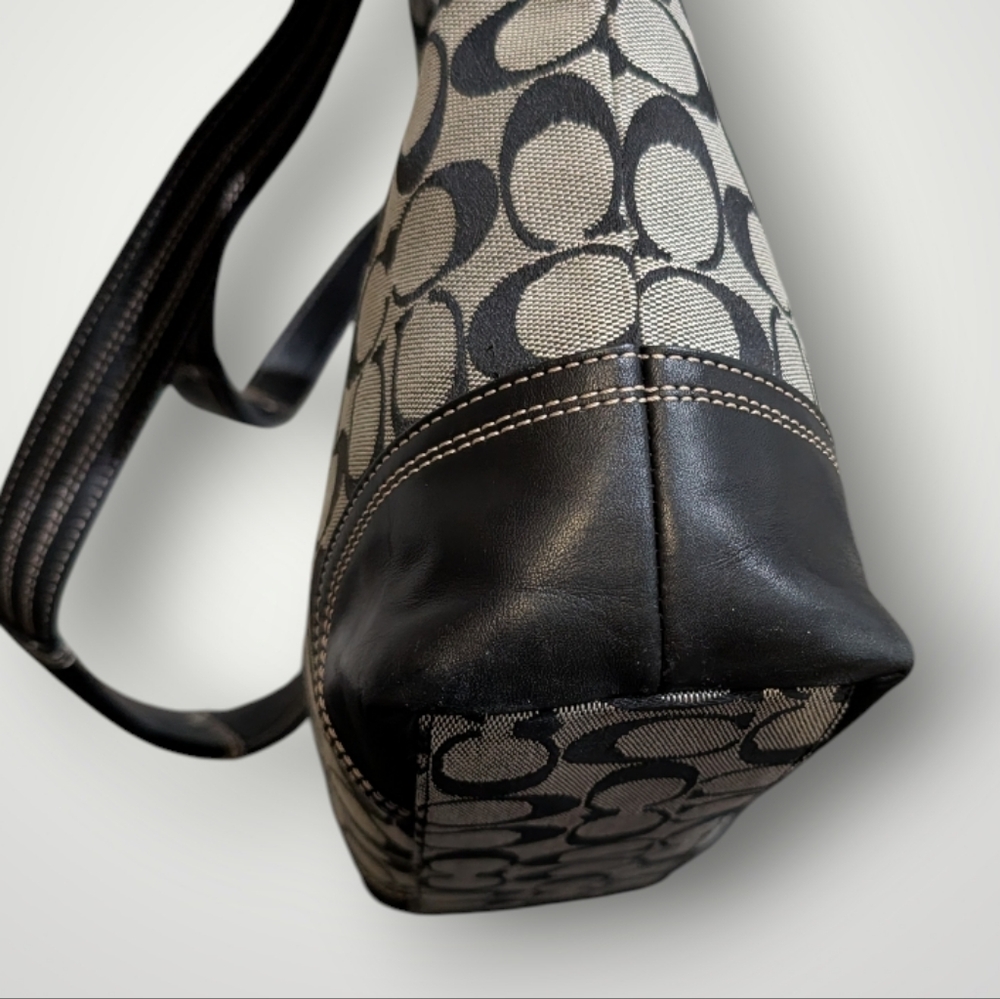 Coach Hampton Signature Tote - Picture 14 of 16